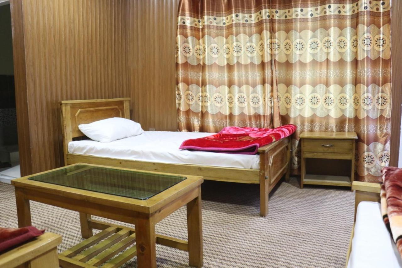 Golden Peak Guest House Gilgit Exteriér fotografie